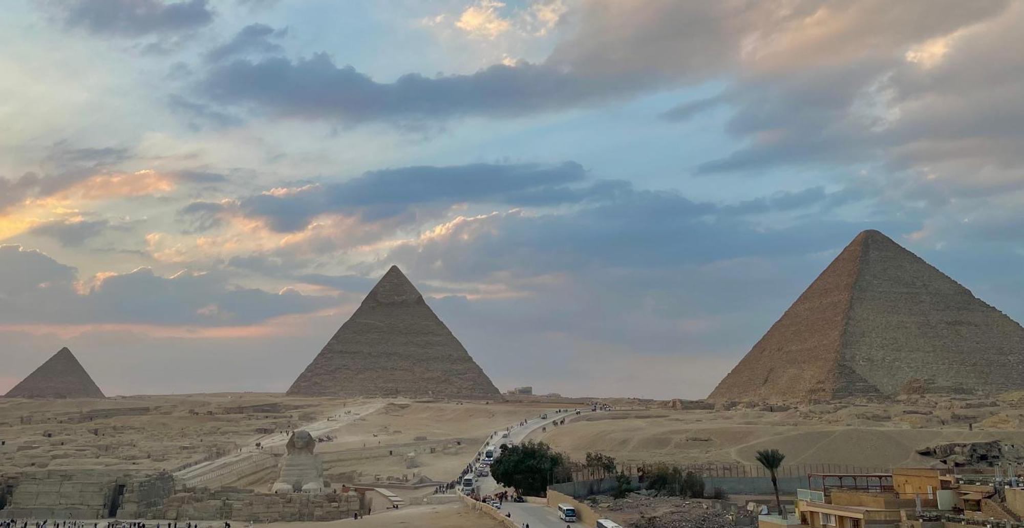 Rehana Pyramids Hotel Kafret el-Gabal Exteriör bild